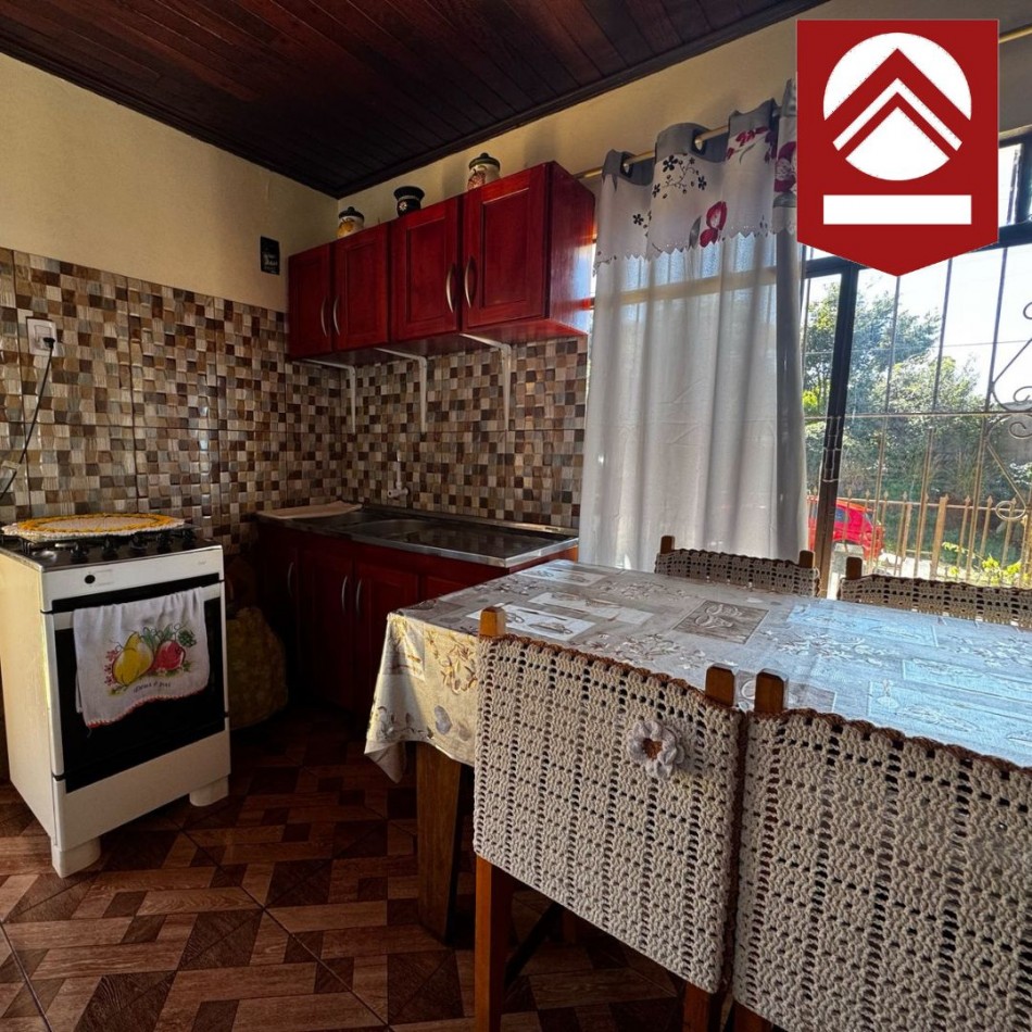 SE VENDE CASA CENTRICA